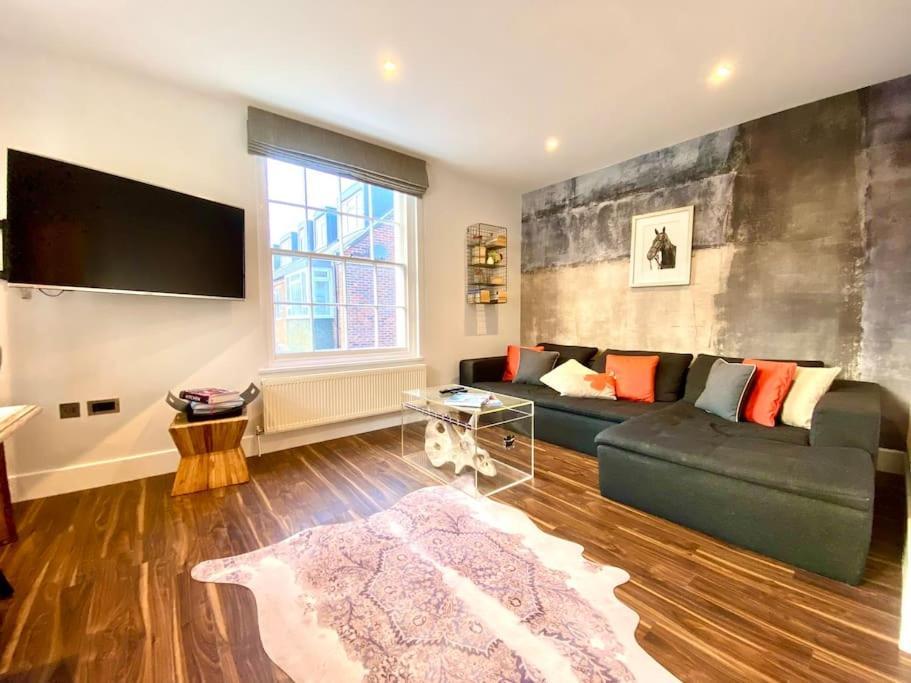 Quayside Cottage: Charming Stay in Poole's Old Town Exterior photo