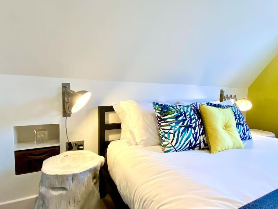 Quayside Cottage: Charming Stay in Poole's Old Town Exterior photo