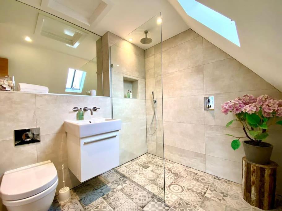 Quayside Cottage: Charming Stay in Poole's Old Town Exterior photo